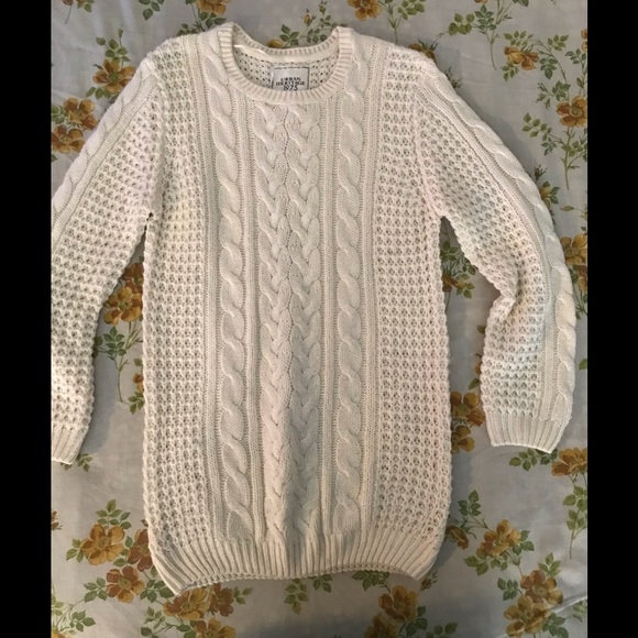 Revamped Urban Heritage Sweater - Picture 7 of 16